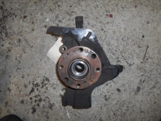 Piece-Moyeu-avant-gauche--d5be0d252cc3798bb08a386429a719d88b651ba2f2ecdbf005590728298b5a7d.JPG 2