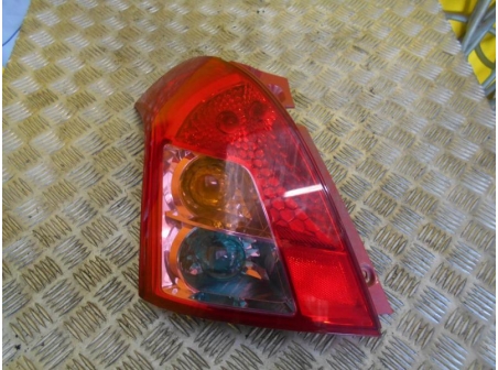 Piece-SUZUKI-SWIFT-2005-Essence-fafa5cf8a0251aa2a7cb6428f59ea1240851578d055d2cc99a4281eac1b32a78.JPG