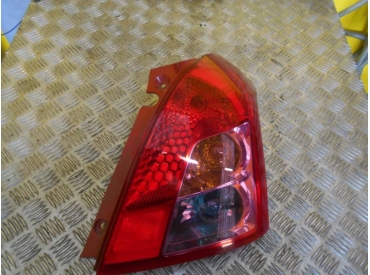 Piece-SUZUKI-SWIFT-2005-Essence-37173f44132a023a1c5498964349ff0e5ec32c7e6fb0f62f23d0adc1aca5f27f.JPG