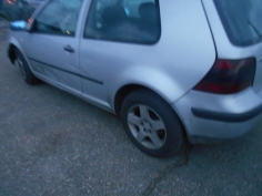 Vehicule-VOLKSWAGEN-GOLF-IV-1-9-2000-32a5d2fedb5be49d0cdeea4d62bee126b916f58a7b7bb35bdf95b0959929a3bd.JPG 2