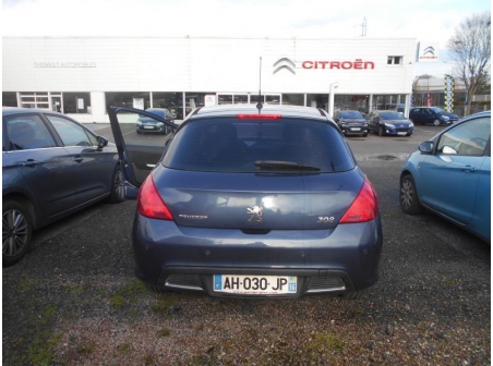 Vehicule-PEUGEOT-308-1-6-2008-ff61bcdab05c1e7f57cc13896cb388935e7e34abe51d22691cbfcd53afe6b519.JPG