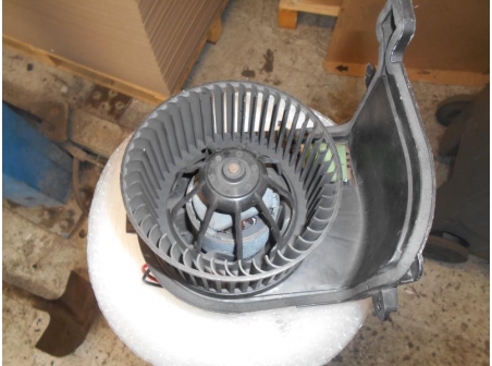 Piece-Ventilateur-chauffage-RENAULT-CLIO-II-d530ded428b07ef6f15c21ee409bc9886c0c54b3b4b7acfa8dd2a1daf0d70a2c.JPG