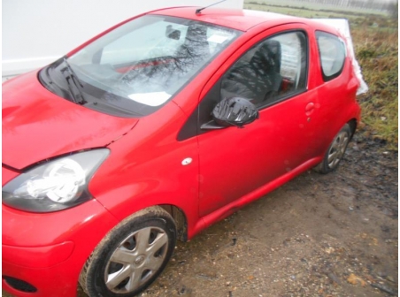 Vehicule-TOYOTA-AYGO-PHASE-2-Limited-Edition-1-2010-622d654d4a3334e3a1dedb87ca601cab20d364ec0b195cd15f226a1ec0ec159b.JPG