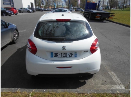 Vehicule-PEUGEOT-208-Access-1-4-2014-f87b5ddd5b92cb284a5a271a654aa0c61e7bad48af8f58941a2b150ee89fcd6e.JPG