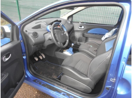 Vehicule-RENAULT-TWINGO-II-1-1-2011-580b33055c40ba3bf13b98cc299d9af76c764a6a9d0beef793977cb25cc90ada.JPG