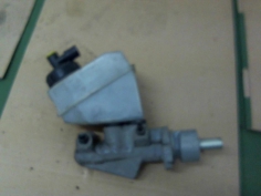 Piece-Maitre-cylindre-(freinage)-RENAULT-CLIO-II-Essence-90e1d27bdef49ded4d88cf4fe9b83fa7bf209196a1fbb1053488c9daddbc347c.jpg