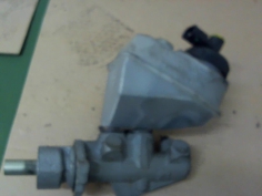 Piece-Maitre-cylindre-(freinage)-RENAULT-CLIO-II-Essence-90e1d27bdef49ded4d88cf4fe9b83fa7bf209196a1fbb1053488c9daddbc347c.jpg 2