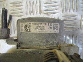 Piece-PEUGEOT-208-Diesel-e7ab62d10197de380fa76f370af741f7603330108006e51aacf39b2bbc82ac99.JPG 2