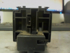 Piece-Bouton-Interrupteur-RENAULT-TWINGO-II-PHASE-1-Diesel-5aac83ab3b16a3a2e192bbcdaa4fc08ef49a453eff7da6b4b387d453f4fd681f.jpg 2